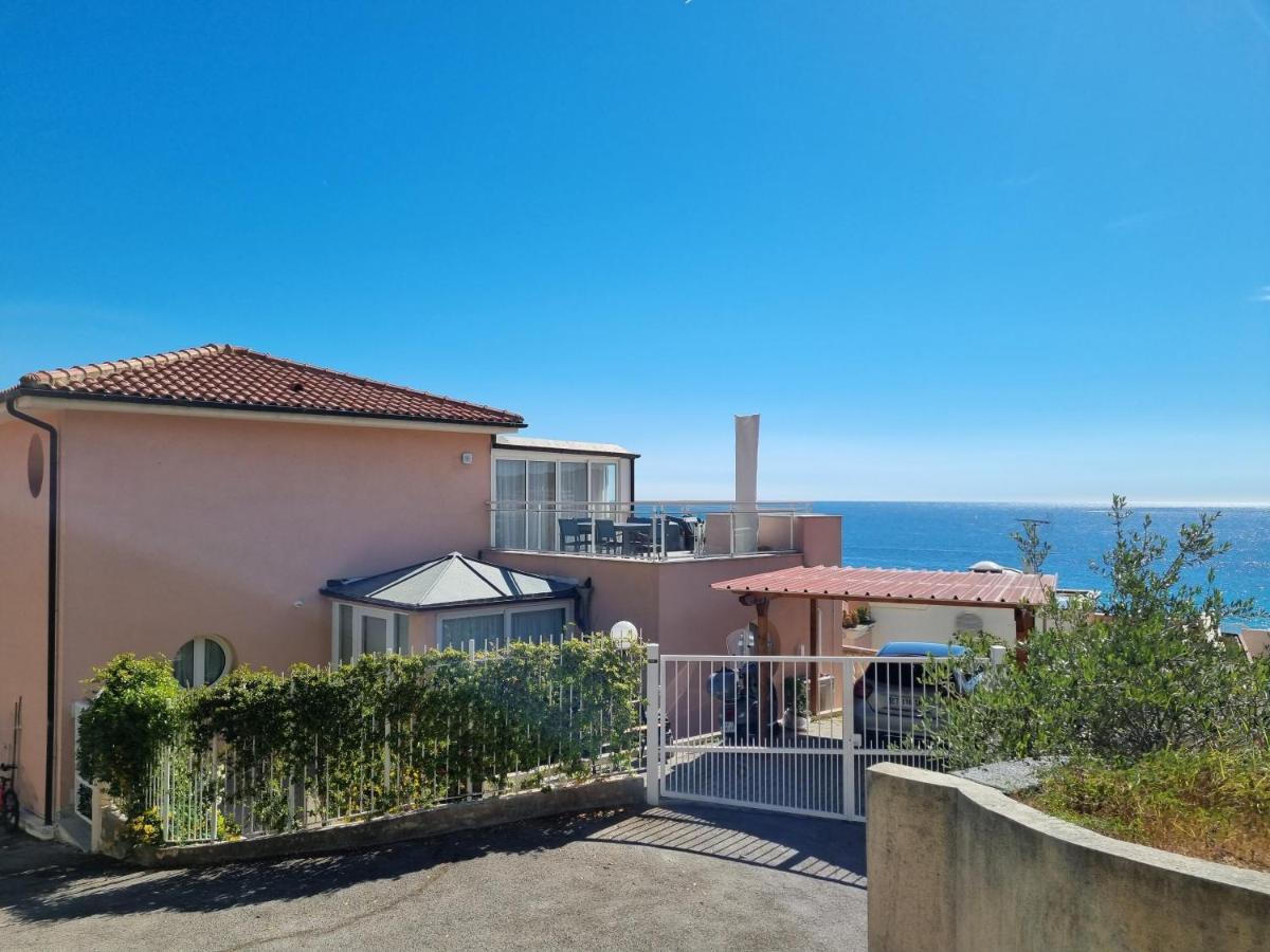 Dernier Etage D'Une Maison Roquebrune-Cap-Martin Exterior foto
